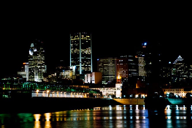 Centre ville de Montréal la nuit