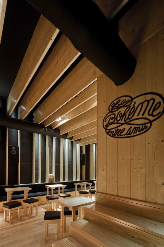 Perspective générale bar rénovation design commercial Québec