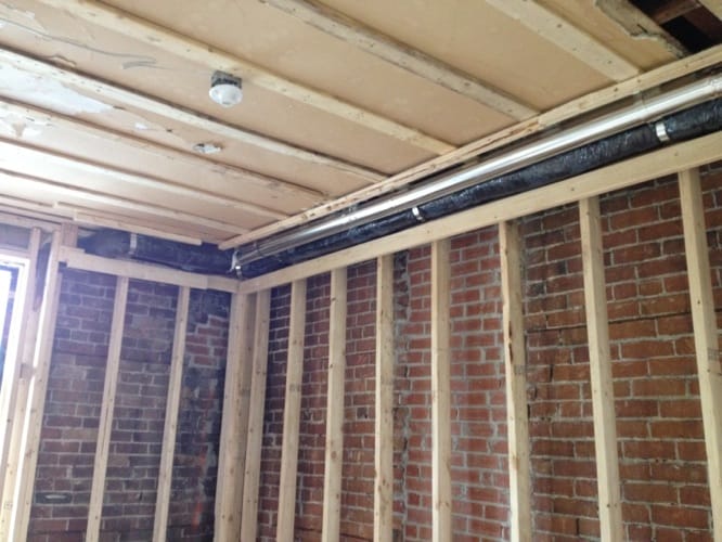 Travaux de charpenterie, 2X4, gestion de projet, rénovation montréal, rénovation commerciale, rénovation générale, design et construction