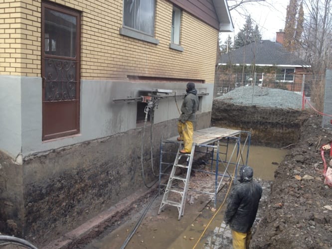 Coulage murs fondation béton armé