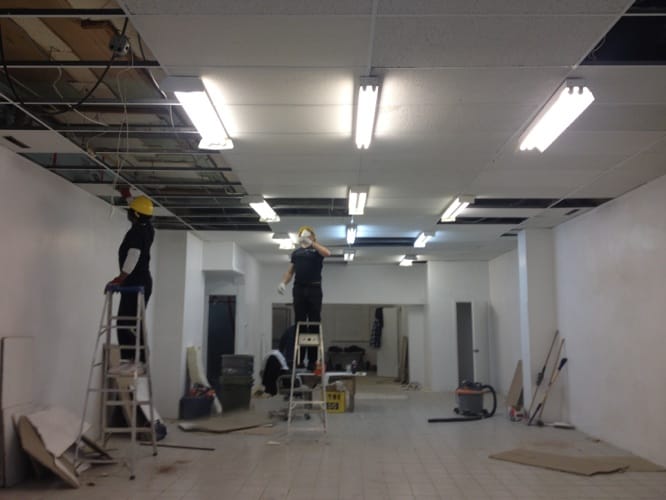 Phase démolition complète, local commercial vide