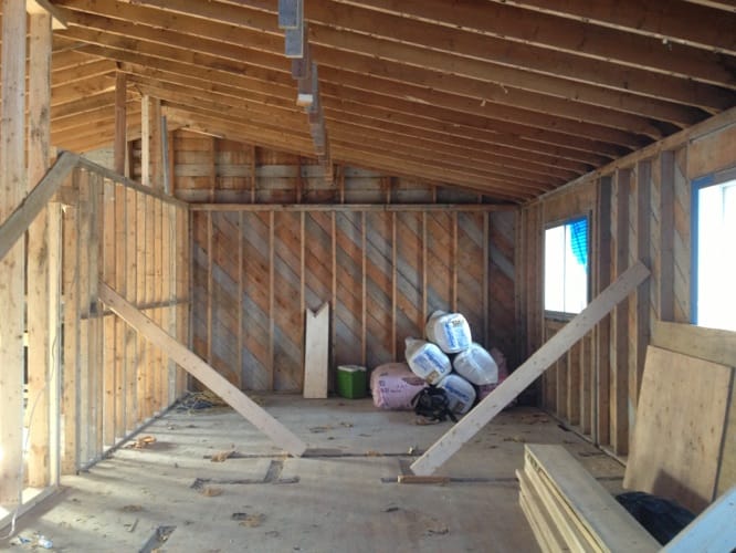 Plafond cathédral charpente intérieur
