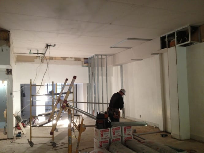 Travaux de construction de cloisons