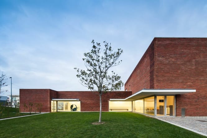 Façade maçonnerie, briques texture, architecture moderne, matériaux construction premium