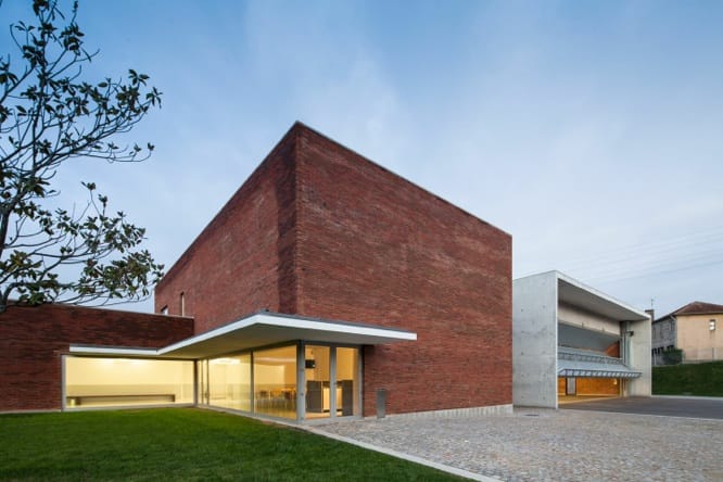 Maçonnerie design, caserne pompiers Portugal, Álvaro Siza Vieira, architecture briques béton