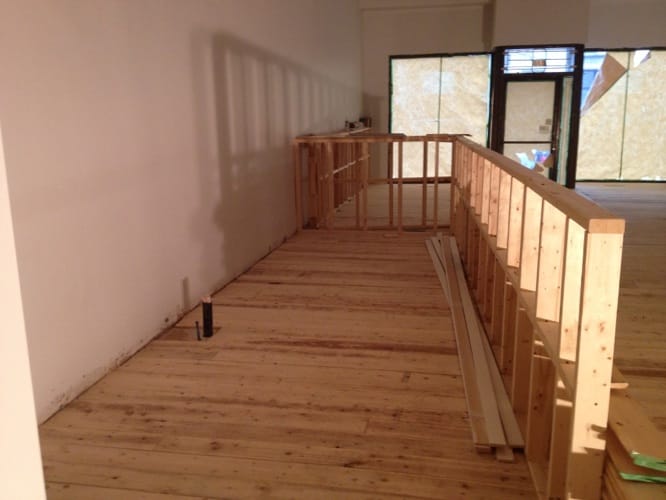 Travaux d'ébénisterie comptoir-bar - Contreplaqué russe