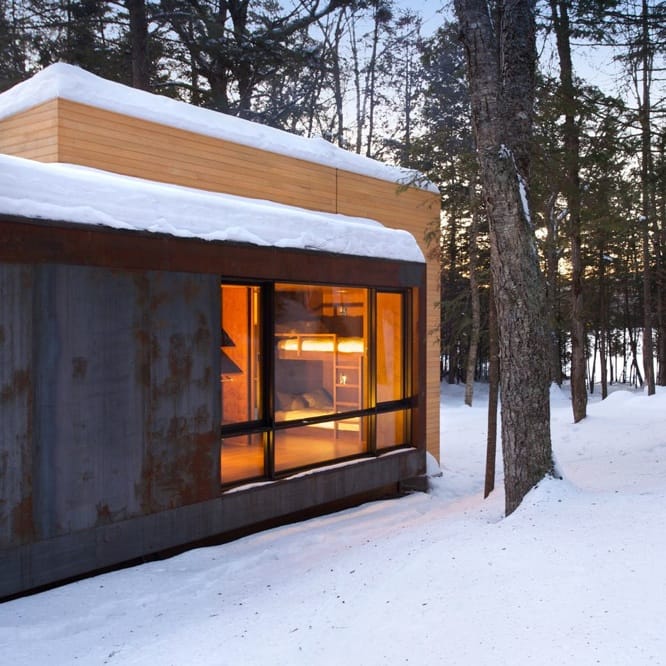 Vue extérieure maison forêt - Design architectural Québec