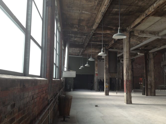 Préparation fondations structure acier mezzanine