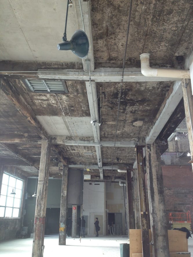 Espace vierge prêt pour construction restaurant