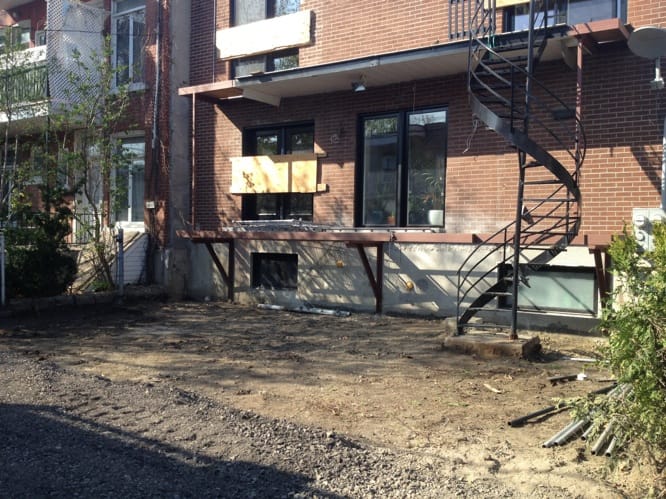 Installation composantes terrasse cèdre