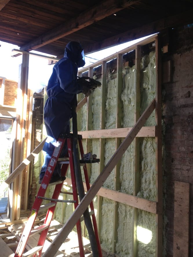 Progression giclage mousse isolante toiture