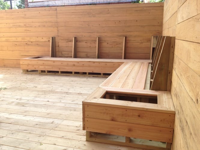 Détails construction terrasse cèdre Villeray