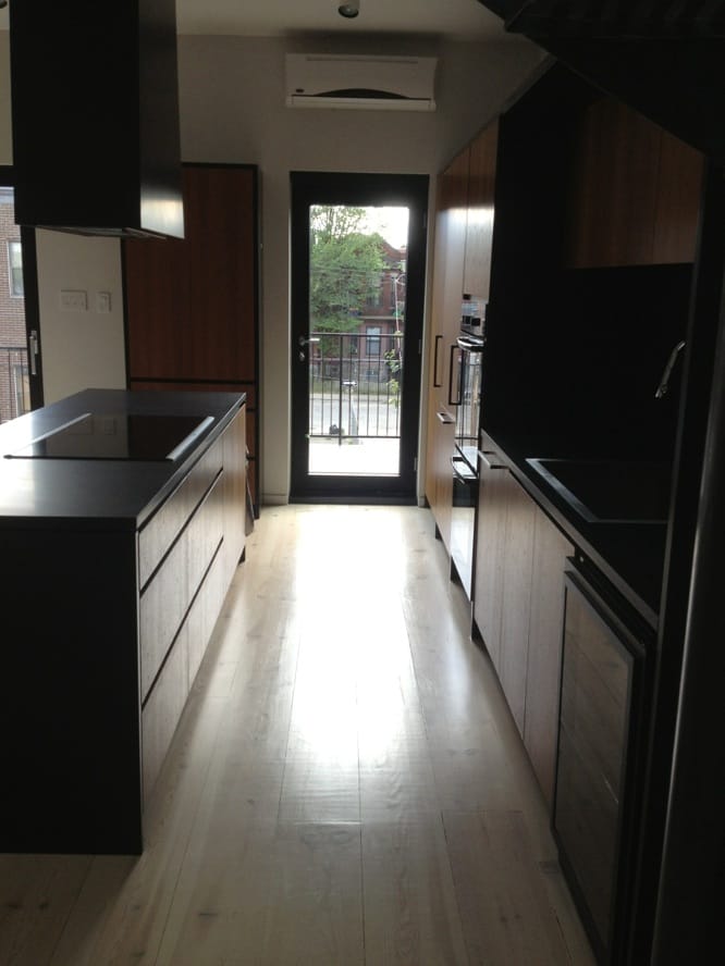 Vue complète mezzanine terrasse rénovation triplex Montréal