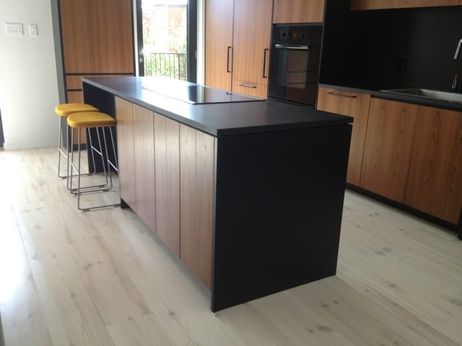 Espace ouvert lumineux triplex rénovation design intérieur