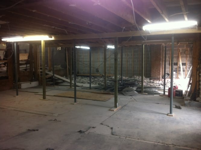 Finition détails façade et vitrines commerciales