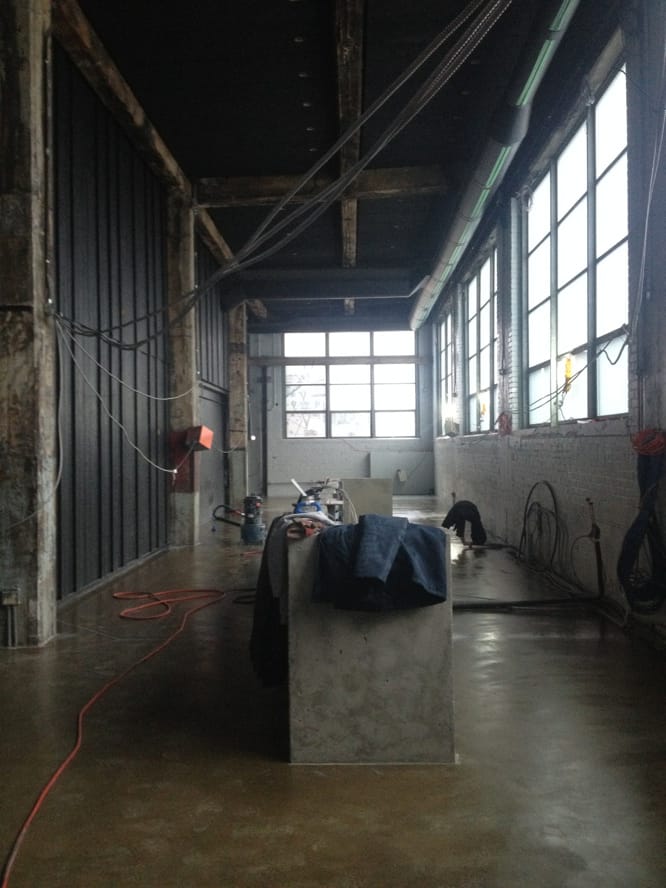 bar linéaire design restaurant Le Serpent