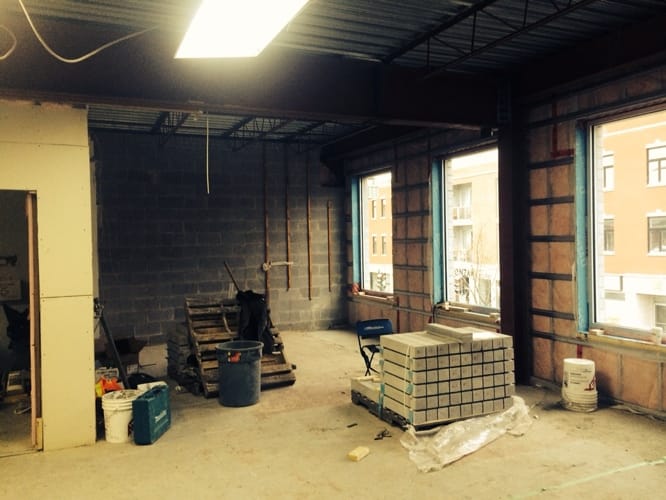 Installation fenêtres commercial façade Montréal