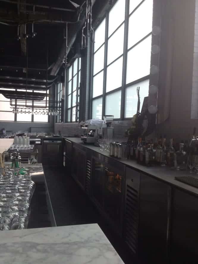 Projet rénovation commerciale - Mur accent design Restaurant Le Serpent