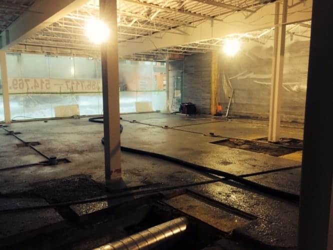 Coulage de béton dalle de plancher immobilier commercial St-Laurent projet Commerco