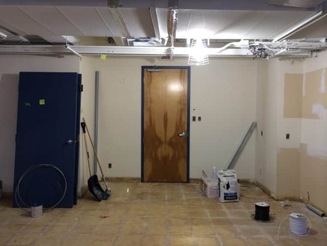 Entreposage des portes intérieures - aménagement commercial