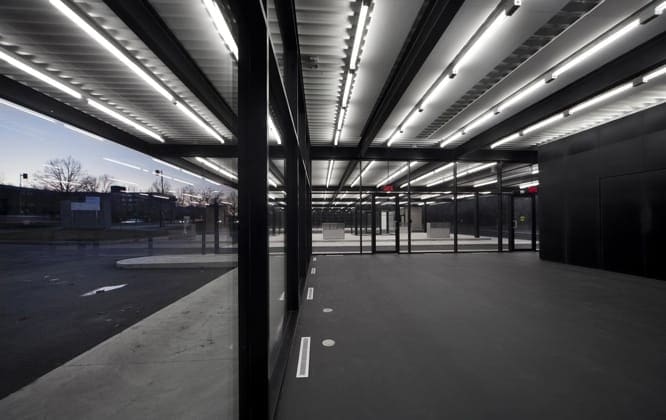 Intérieur réaménagé station-service - Gestion actif immobilier commercial