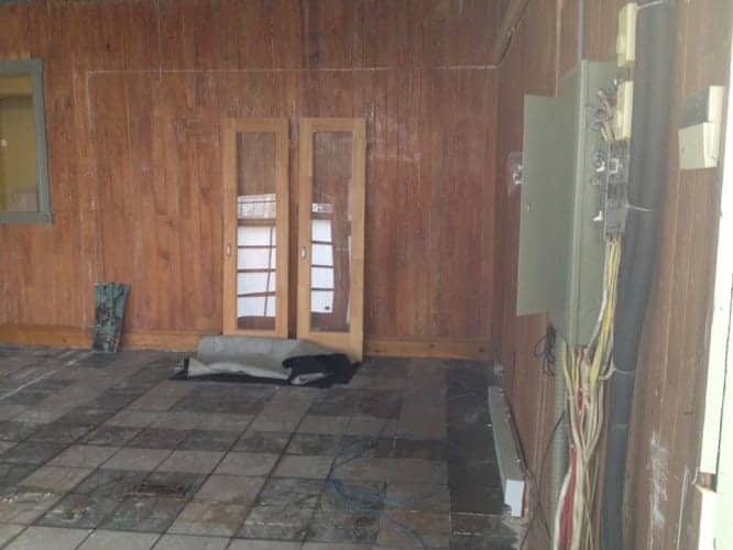 Espace commercial avant rénovation générale - Ontario