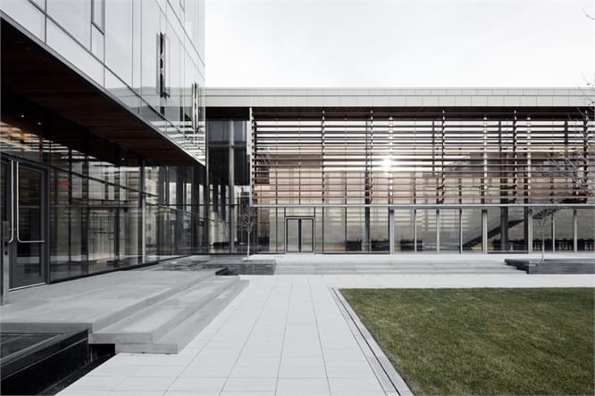 Détail de la façade - matériaux de qualité et design contemporain