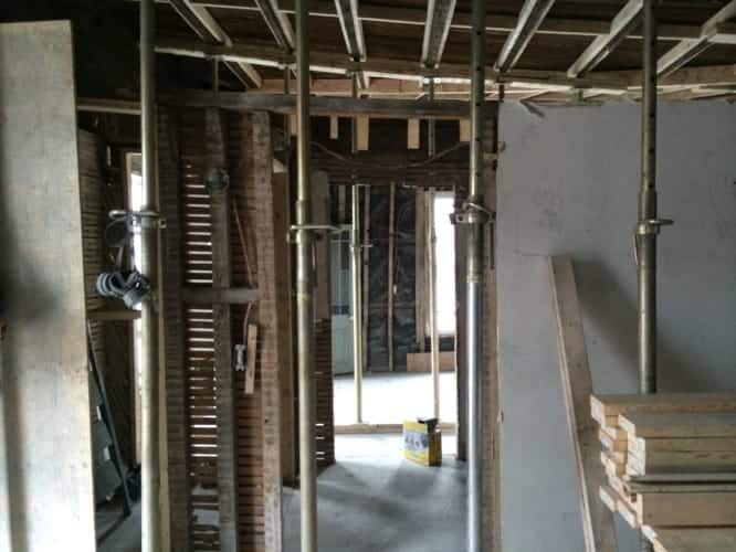 Installation des poutres maîtresses - Gestion parc immobilier