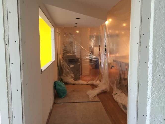 Phase finale de démolition - Préparation pour finitions bureaux commerciaux