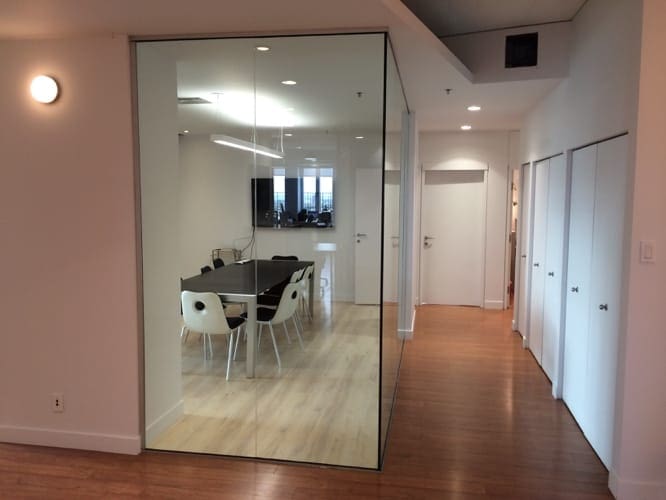 Aménagement intérieur commercial - espace de travail contemporain