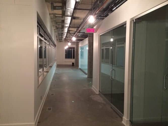 Agencement final rénovation commerciale OM Signal