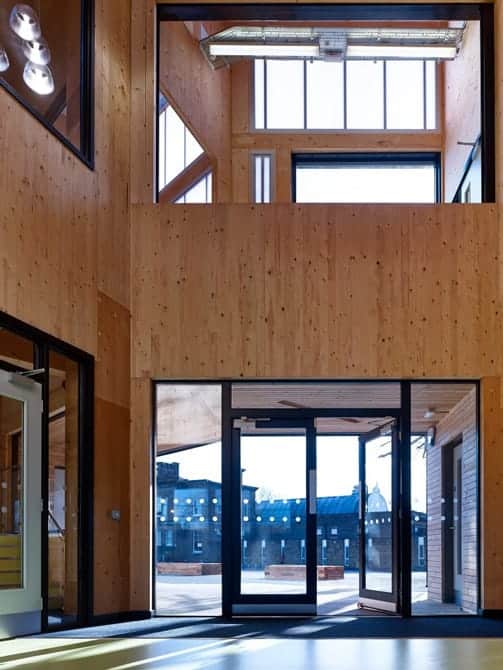 Finition bois Graveny - matériaux école