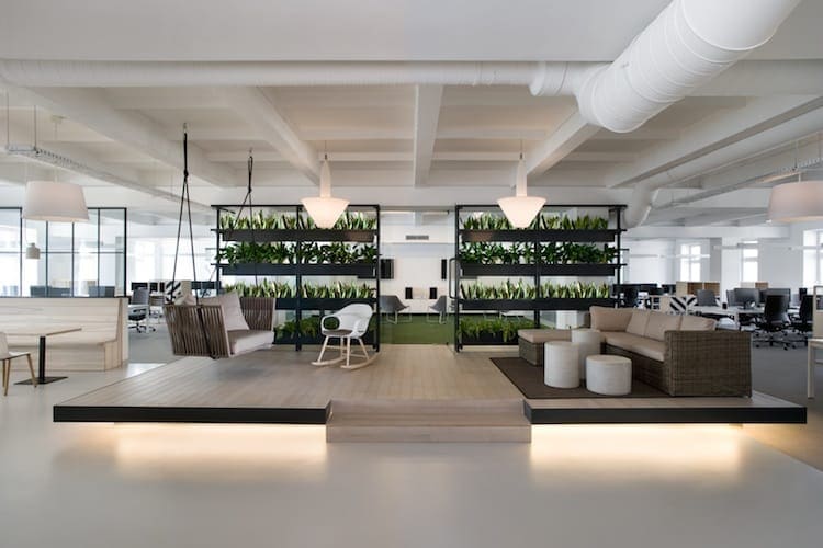 Aménagement bureaux U2i Cracovie design industrial